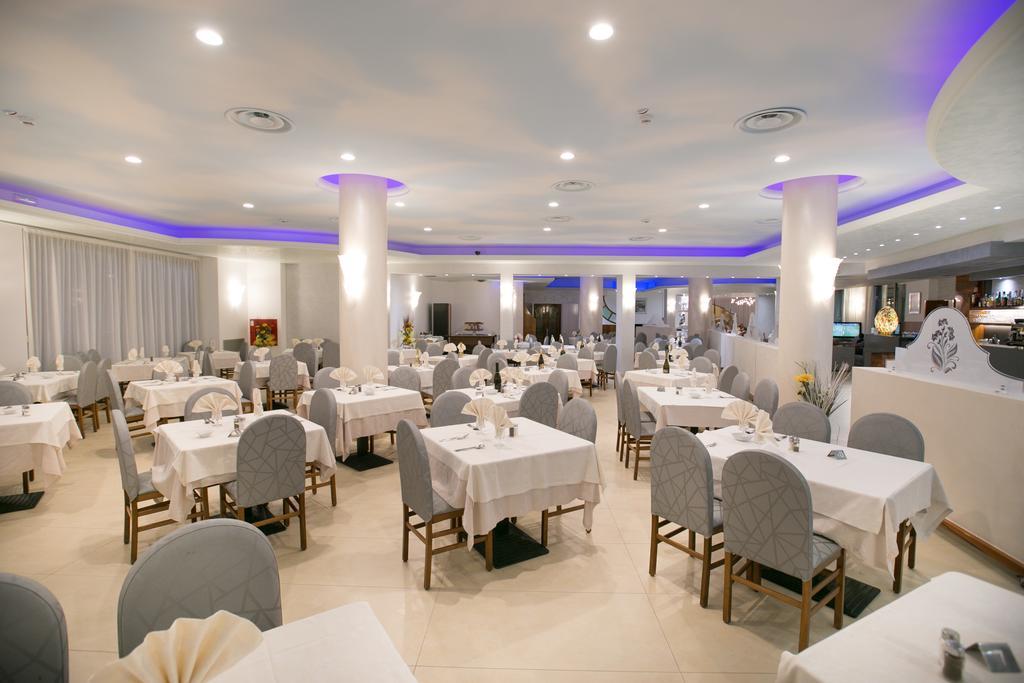 Hotel Metropol Sottomarina Exterior photo