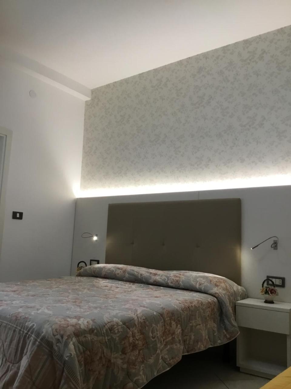 Hotel Metropol Sottomarina Exterior photo